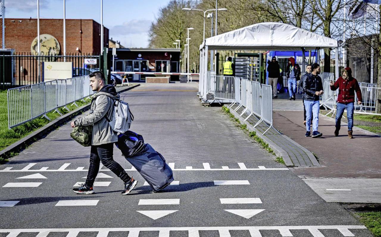 Het aanmeldcentrum van Ter Apel. Het aanmeldcentrum van Ter Apel.