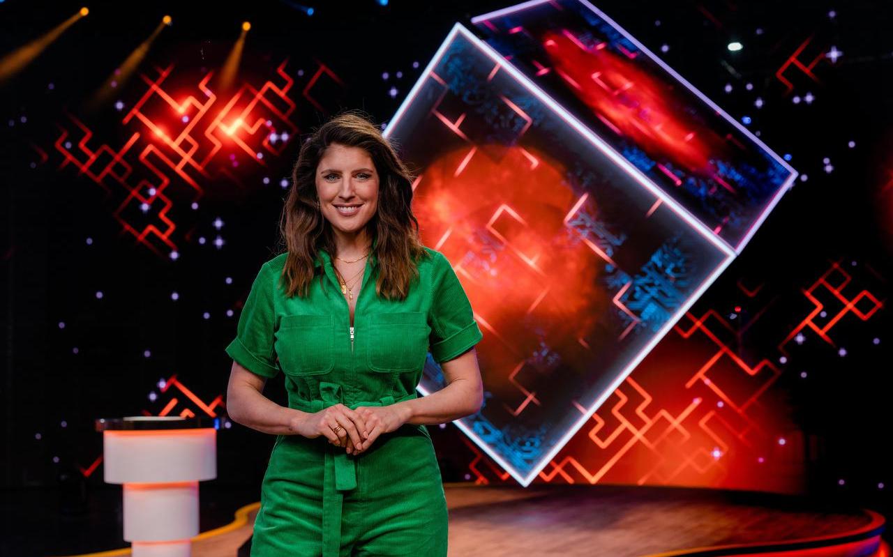 Marieke Elsinga presenteert het muzikale spelprogramma Alles is muziek. Marieke Elsinga presenteert het muzikale spelprogramma Alles is muziek.
