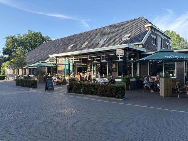 Café-restaurant Hofsteenge bewijst dat Grolloo meer te bieden heeft dan bluesmuziek en Johan Derksen