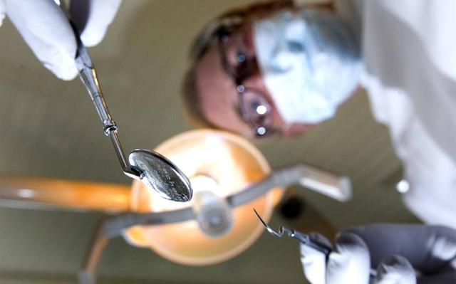 Oplichter doet zich bij tandartsen voor als vertegenwoordiger edelmetaalbedrijf uit Joure