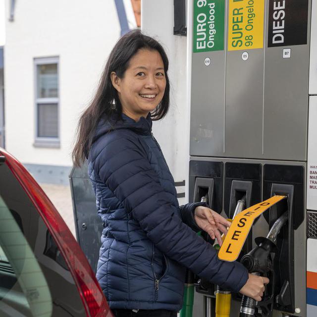Iets blijere gezichten aan de pomp, diesel is weer goedkoper, soms zelfs al iets minder duur dan benzine.
