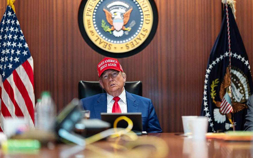 De Amerikaanse president Donald Trump noemt de Iraanse raketaanval een „zeer zwakke reactie”.