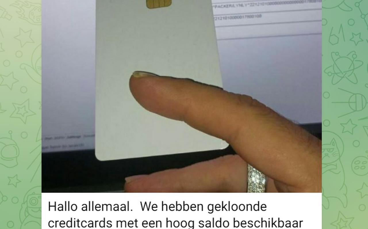 Een Nederlandse aanbieder van 'gekloonde creditcards' adverteert op Telegram: 'Geen grappen, alleen serieuze klanten'.