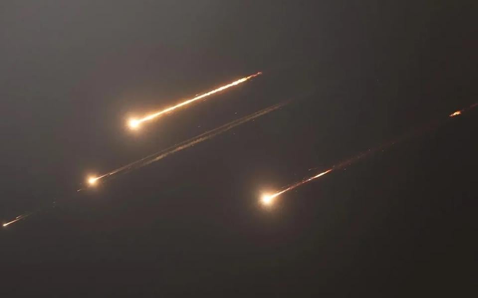 Iran lanceert raketten.