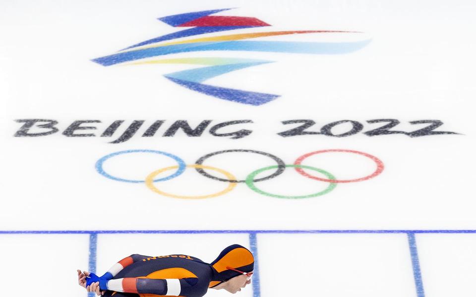 Jorrit Bergsma van TeamNL tijdens een trainingswedstrijd op de olympische baan in Beijing, vijf dagen voor de officiele start van de Olympische Winterspelen 2022. 
