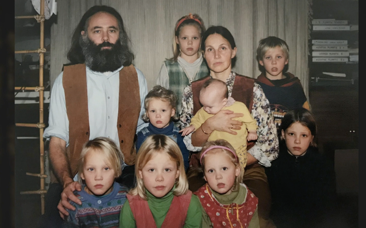 Een gezinsfoto van de familie Van D. Een gezinsfoto van de familie Van D.