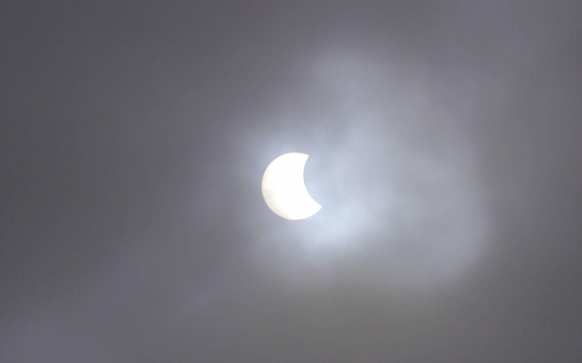Brillen in de aanslag: donderdag gedeeltelijke zonsverduistering - Leeuwarder Courant