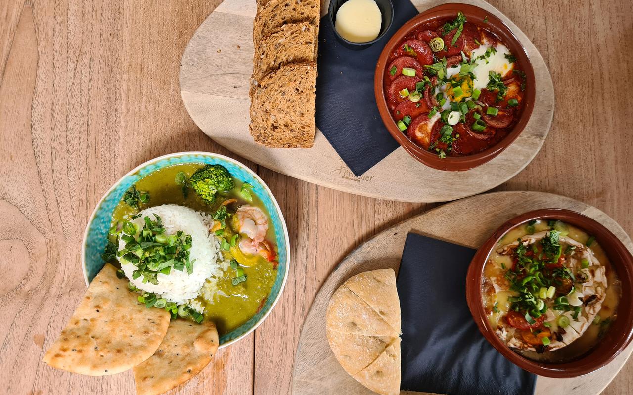 Shakshuka, camembert en Thaise viscurry bij Strandpaviljoen De Marlijn op Schiermonnikoog. Shakshuka, camembert en Thaise viscurry bij Strandpaviljoen De Marlijn op Schiermonnikoog.