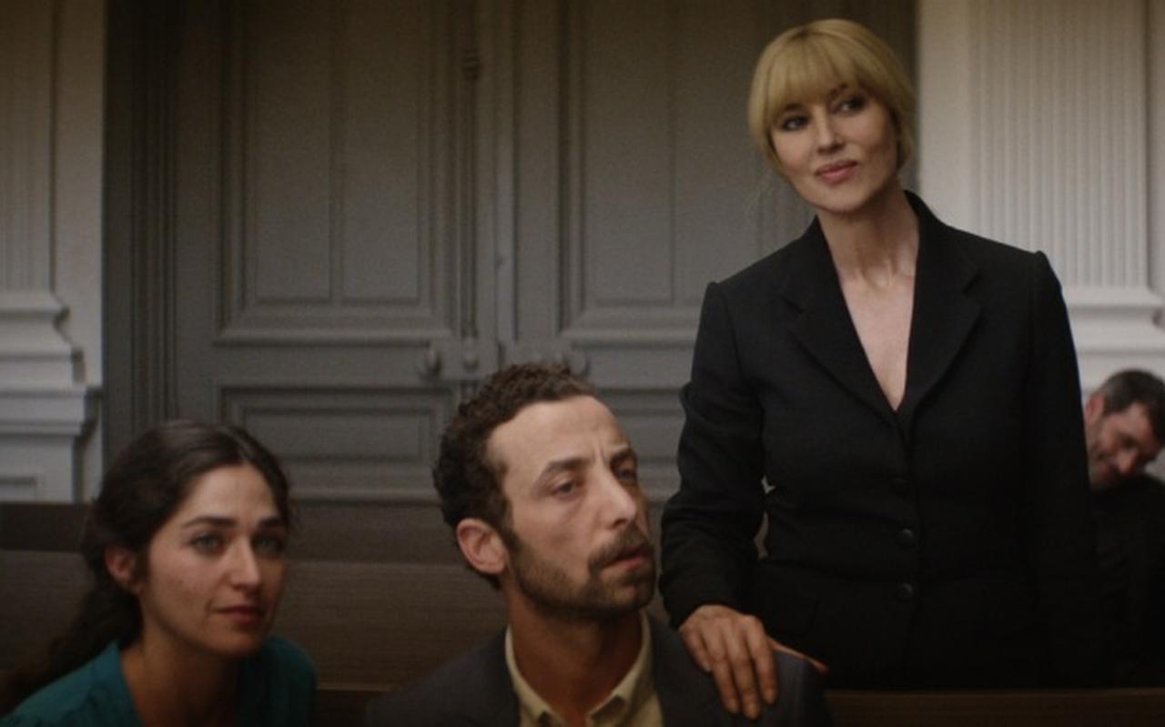 Scene uit The Man Who Sold His Skin. Scene uit The Man Who Sold His Skin.