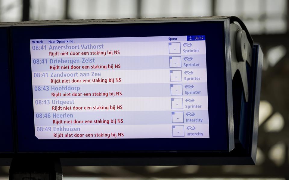 NS-personeel gaat voor de vierde keer in een maand staken.