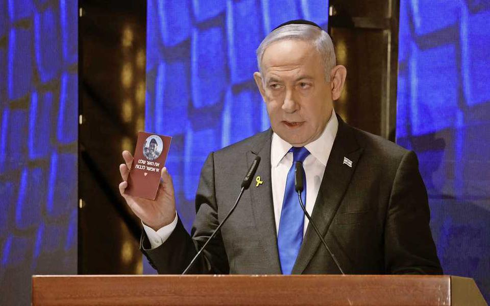 Netanyahu tijdens de herdenking.