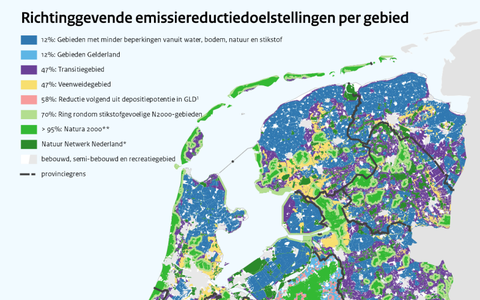 De gebieden waar stikstof flink teruggedrongen moet worden zijn groen.