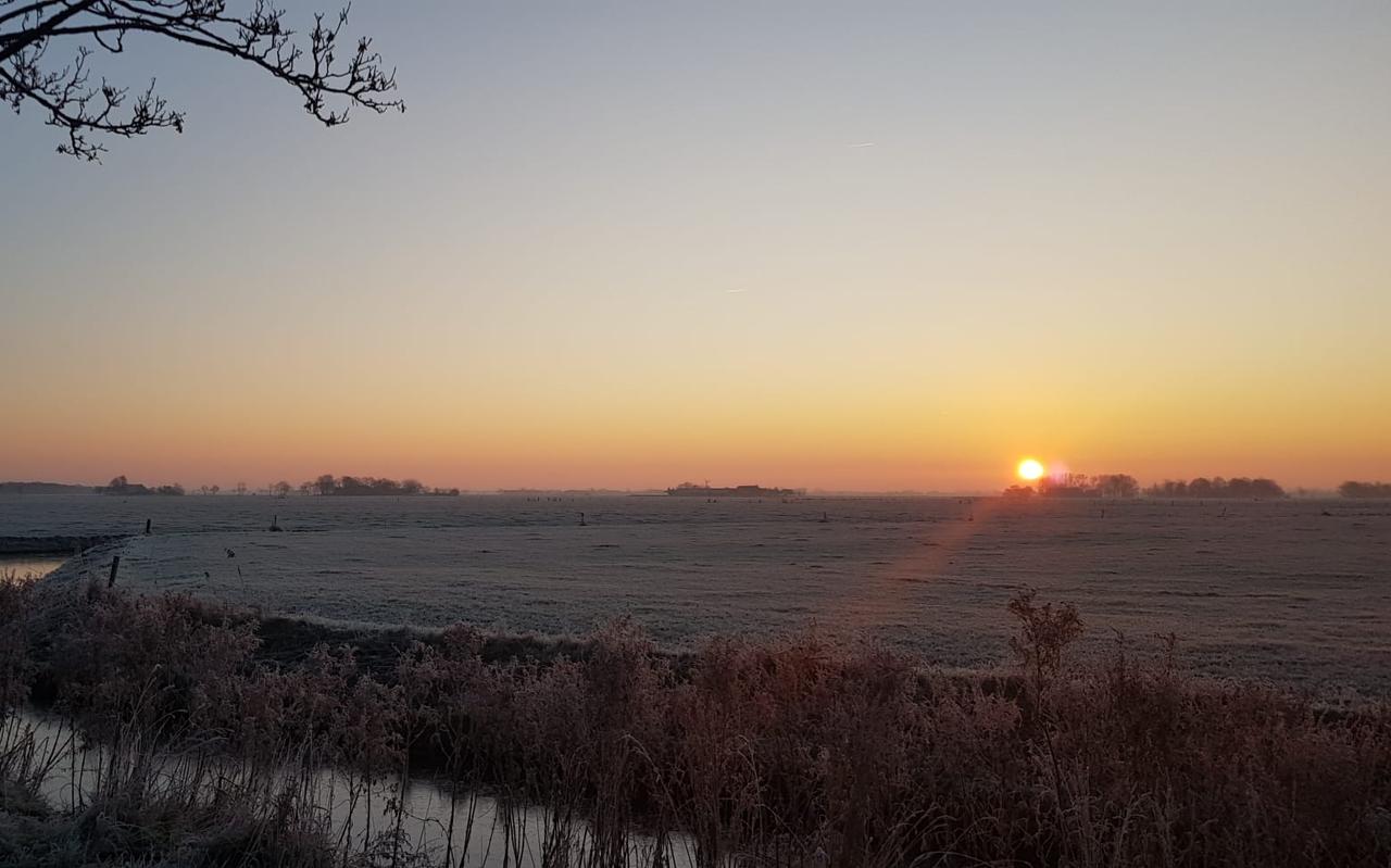 Een witte, koude ochtend in de winter geeft het gevoel van eindeloze mogelijkheden. Een witte, koude ochtend in de winter geeft het gevoel van eindeloze mogelijkheden.