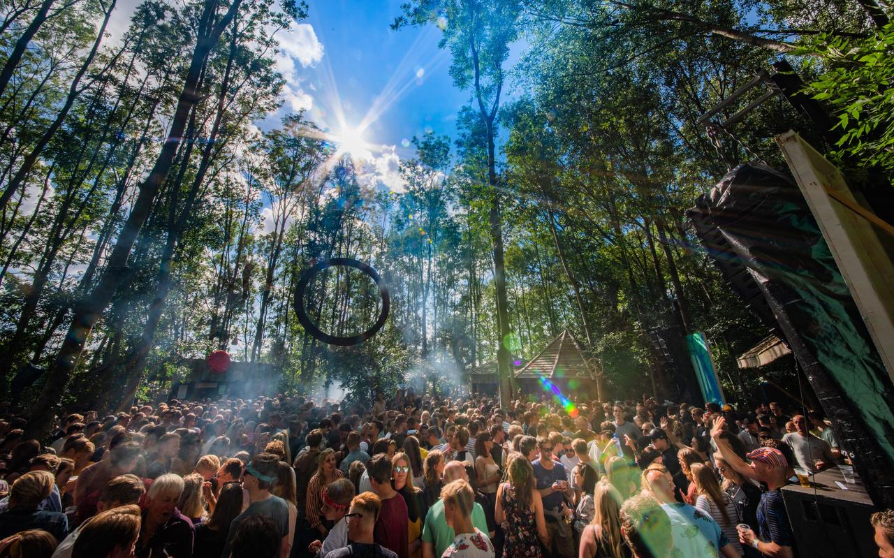 De Forest Stage tijdens het Paradigm Festival van 2018. De Forest Stage tijdens het Paradigm Festival van 2018.