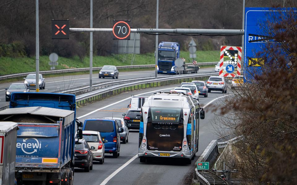Drukte op de A7 van Leek richting Groningen.