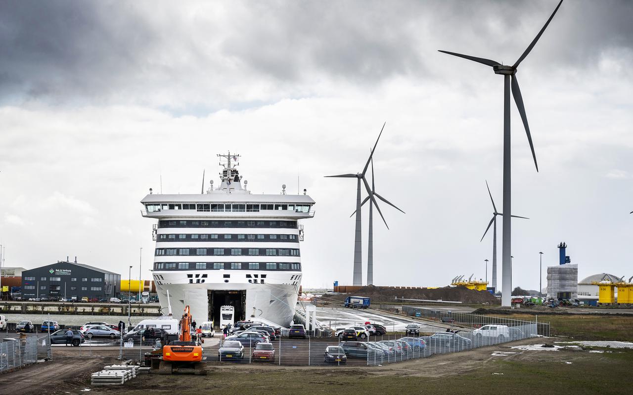 Stelling: ‘Groningen’ had meer moeten doen om HNL te behouden voor de Eemshaven.