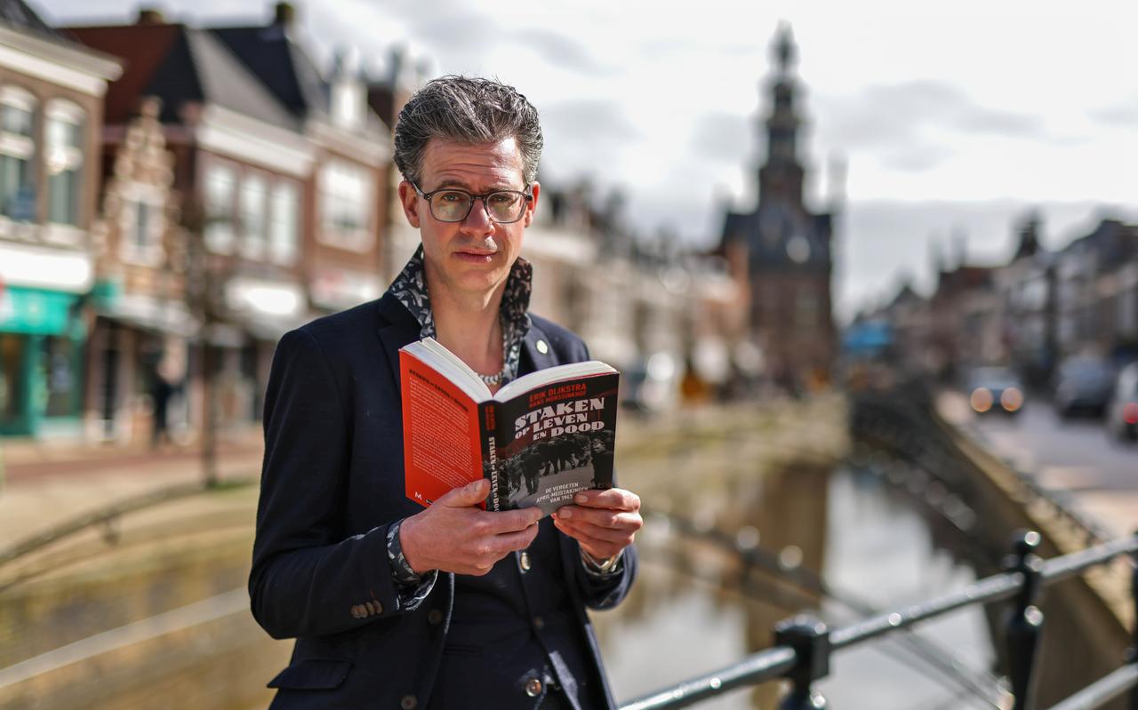 Erik Dijkstra raakte zwaar onder de indruk van de verhalen over de april-meistaking. Erik Dijkstra raakte zwaar onder de indruk van de verhalen over de april-meistaking.