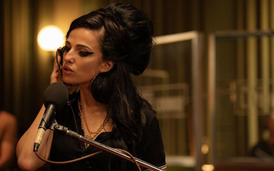 Marisa Abela als Amy Winehouse in 'Back to black'. 