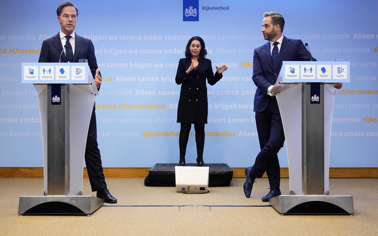 Demissionair premier Mark Rutte en demissionair minister Hugo de Jonge (Volksgezondheid, Welzijn en Sport) geven een toelichting op de coronamaatregelen in Nederland. Demissionair premier Mark Rutte en demissionair minister Hugo de Jonge (Volksgezondheid, Welzijn en Sport) geven een toelichting op de coronamaatregelen in Nederland.