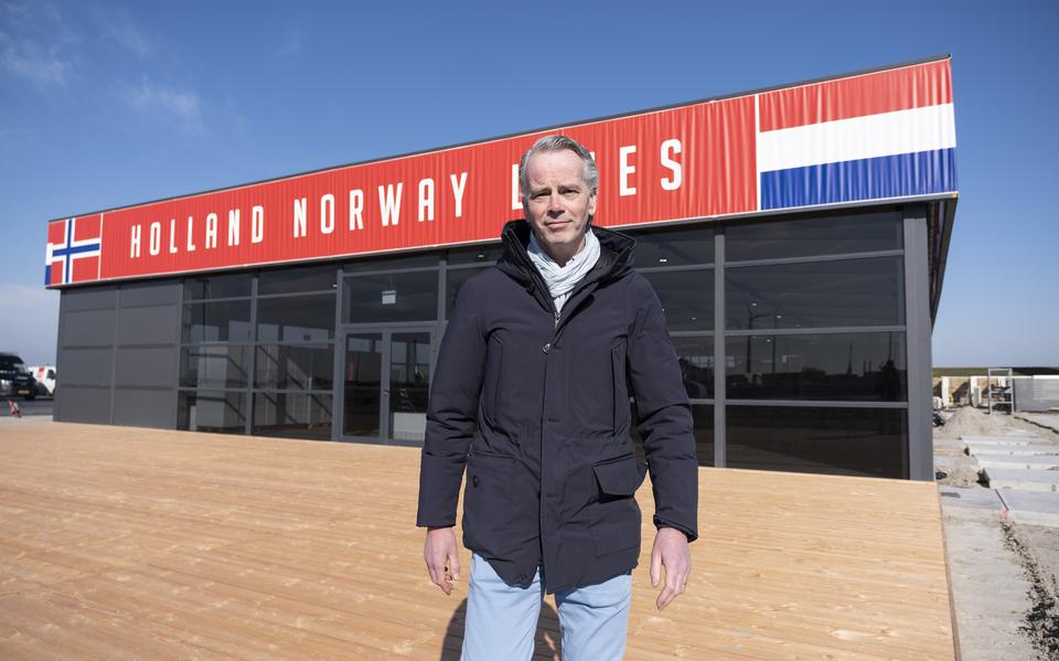 Bart Cunnen, directeur van de Holland Norway Lines, verwacht een flinke groei van het aantal passagiers. 'Er is bestaansrecht voor deze ferry'. 