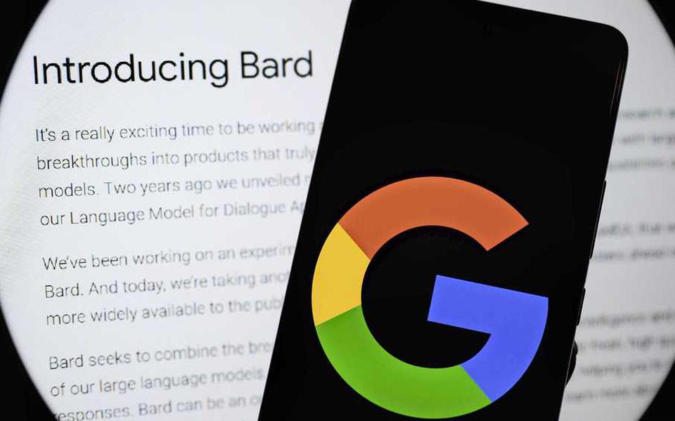 Google lanceerde zijn eigen chatbot, Bard. 