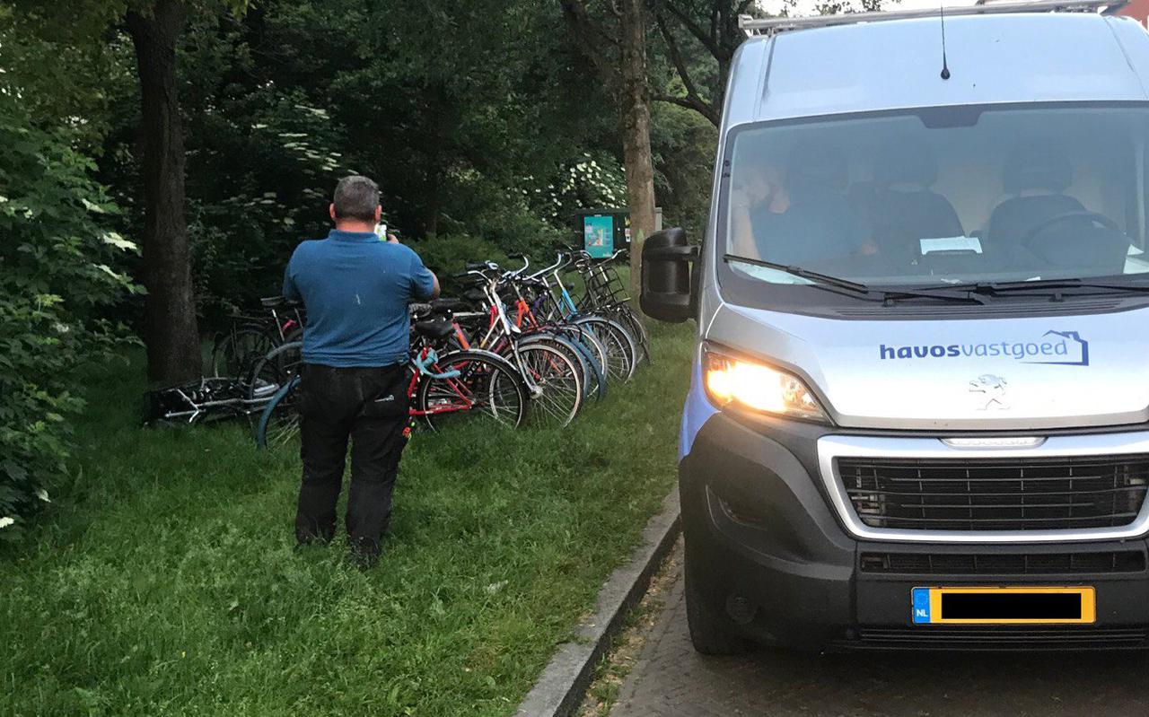 De fietsen die voor de woning van Willem Groeneveld en partner werden gestald door medewerkers van Havos Vastgoed.