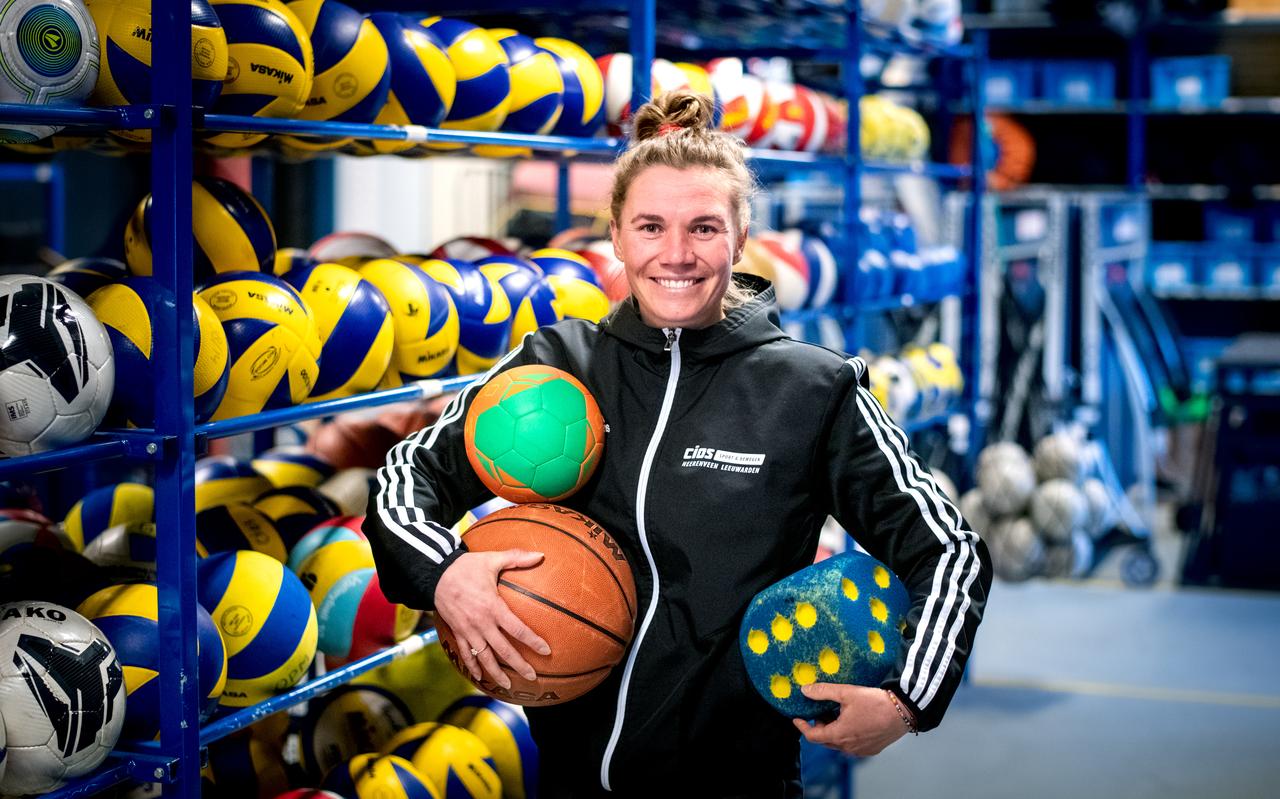 Voormalig schaatsster Linda de Vries is nu docent op het Cios. Voormalig schaatsster Linda de Vries is nu docent op het Cios.