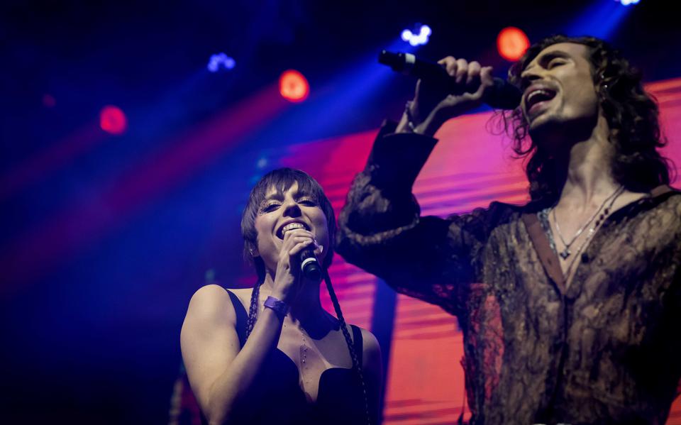 De kritiek op 'onze' vertegenwoordigers voor het Eurovisie Songfestival groeit. Kunnen Mia Nicolai en Dion Cooper wel zingen?