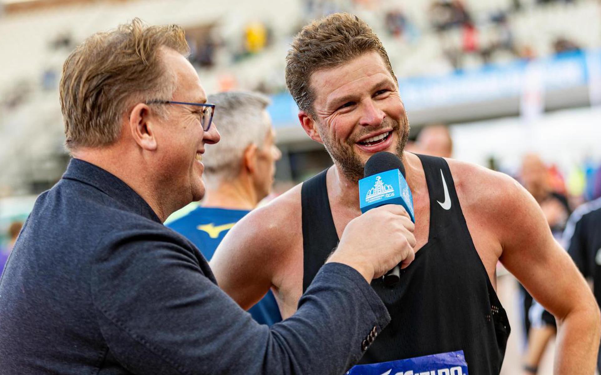 Sven Kramer krijgt bij eerste marathon steun van Erben Wennemars. 'Arjen Robben veel lichtvoetiger dan Sven' - Leeuwarder Courant