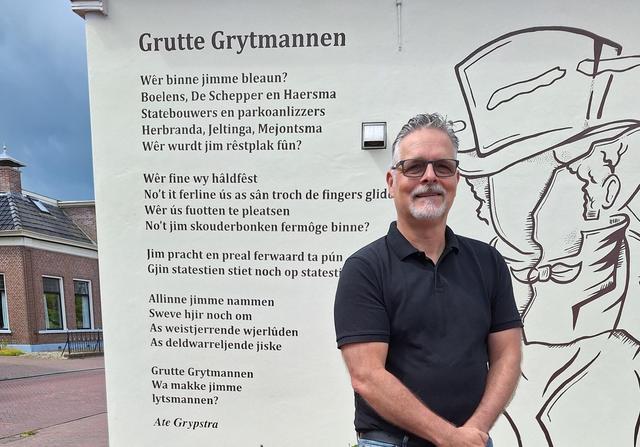 Gedicht met muurschildering blikvanger in Voorstraat Buitenpost: ‘Iedereen kan ervan genieten’