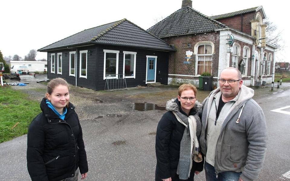 De nieuwe eigenaars van café De Veehandel Hein en Carolien de Vries in Spanga.
