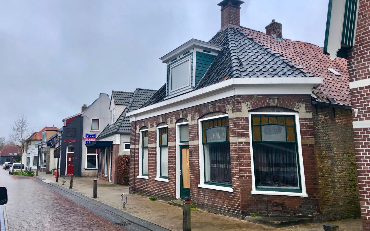 Voor alle panden geldt dat de staat van onderhoud veel te wensen overlaat. Voor alle panden geldt dat de staat van onderhoud veel te wensen overlaat.