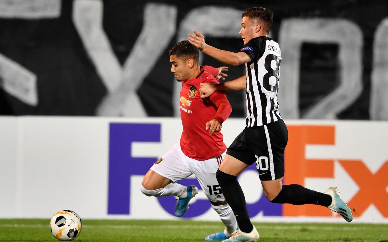 Filip Stevanovic (rechts) in duel met Andreas Pereira van Manchester United. Filip Stevanovic (rechts) in duel met Andreas Pereira van Manchester United.