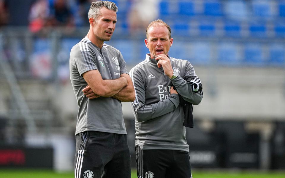 Sipke Hulshoff naast Robin van Persie op de training van Feyenoord.