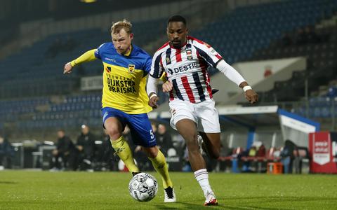 Doke Schmidt versus Elton Kabangu van Willem II. Schmidt treft met SC Cambuur zondag zijn oude club SC Heerenveen.