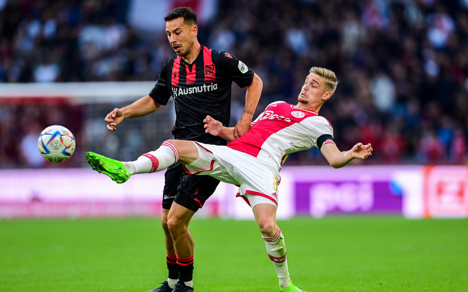 SC is speelbal van Ajax en slikt vijf tegentreffers in Amsterdam - Courant - Oozo.nl