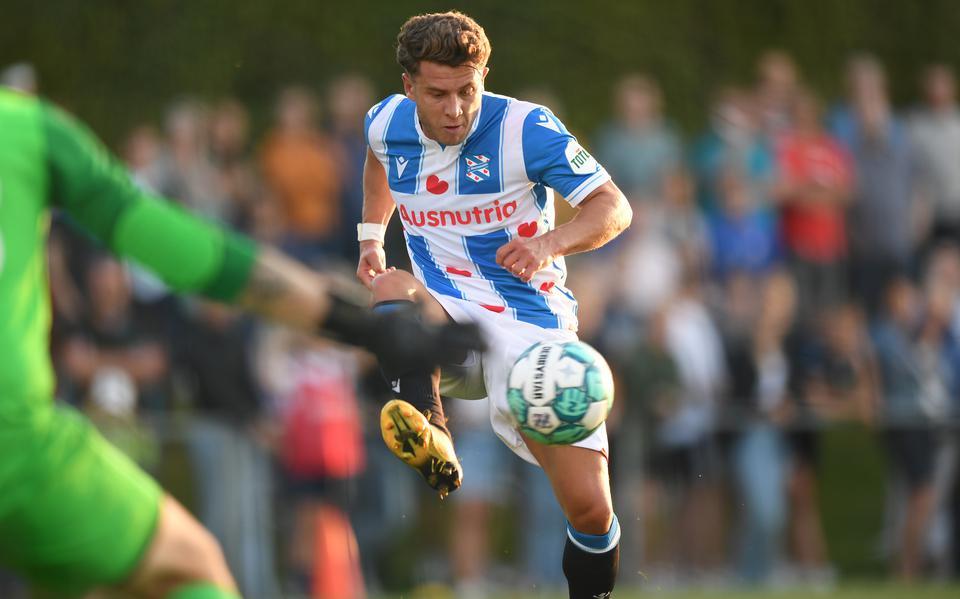 Mats Köhlert tijdens het oefenduel van SC Heerenveen met Gaasterlân-Sleat.
