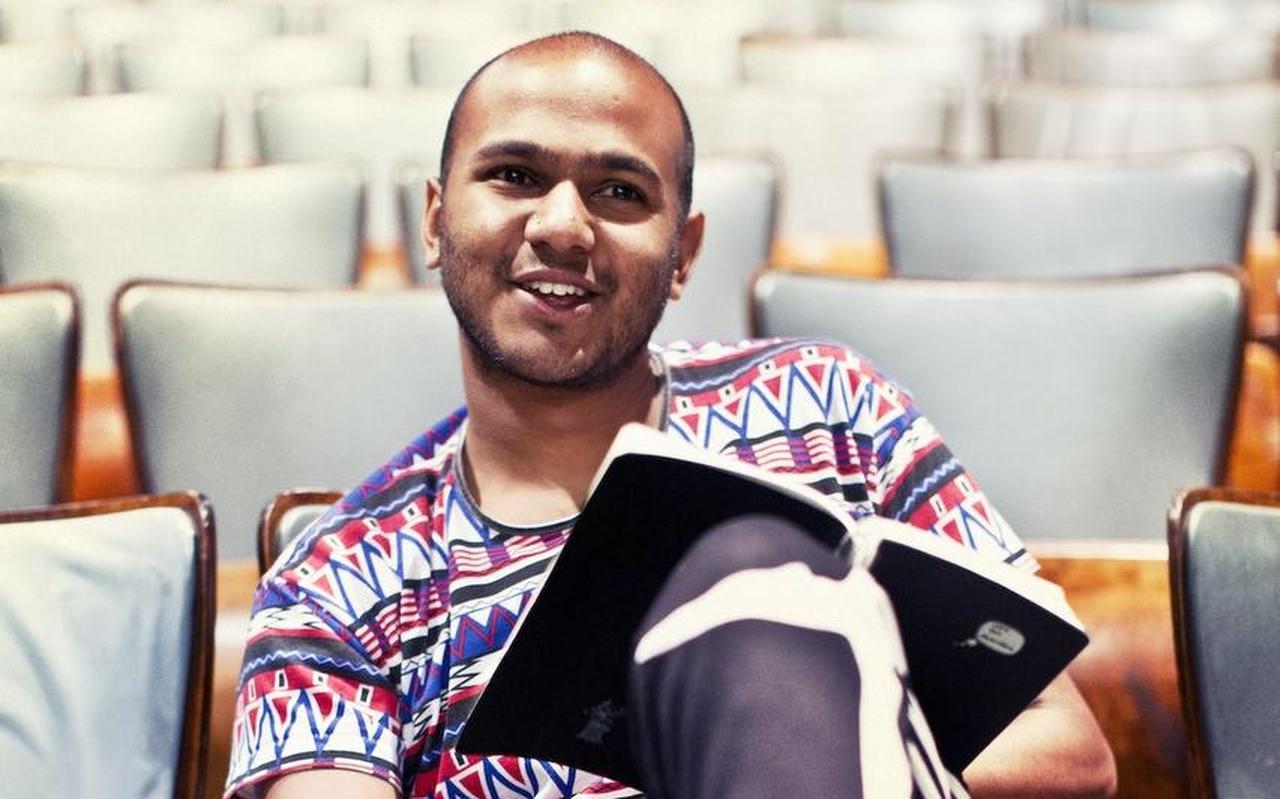 Ahilan Ratnamohan gaat in Leeuwarden op zoek naar een nieuwe taal. Ahilan Ratnamohan gaat in Leeuwarden op zoek naar een nieuwe taal.
