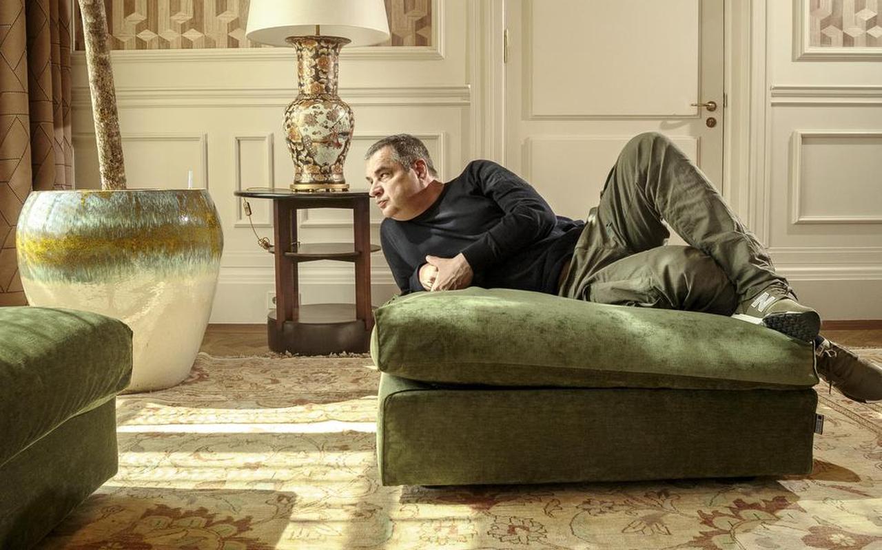 Frank Lammers: „Ik wilde verhalen vertellen, in coole films mensen in elkaar slaan, verliefd worden op geweldige actrices, in snelle auto’s rijden...” Frank Lammers: „Ik wilde verhalen vertellen, in coole films mensen in elkaar slaan, verliefd worden op geweldige actrices, in snelle auto’s rijden...”