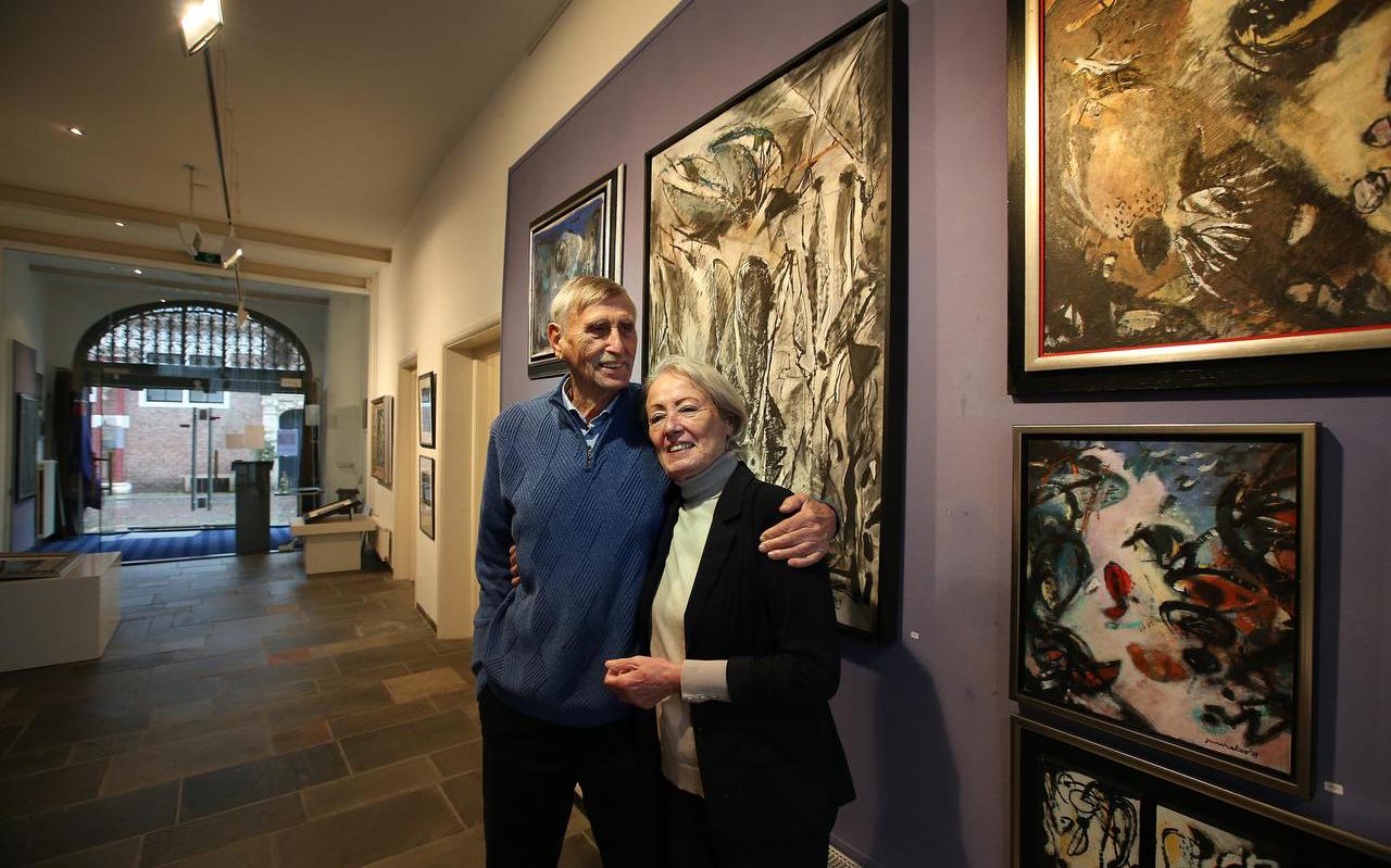 Jerre Hakse en zijn vrouw Pam Damstra hebben hun monumentale pand in de Grote Kerkstraat verkocht, de deuren van het atelier en de galerie sluiten.
