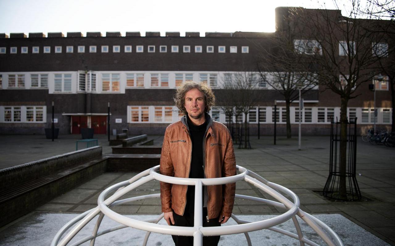 Tsead Bruinja stopt als Dichter des Vaderlands. Tsead Bruinja stopt als Dichter des Vaderlands.
