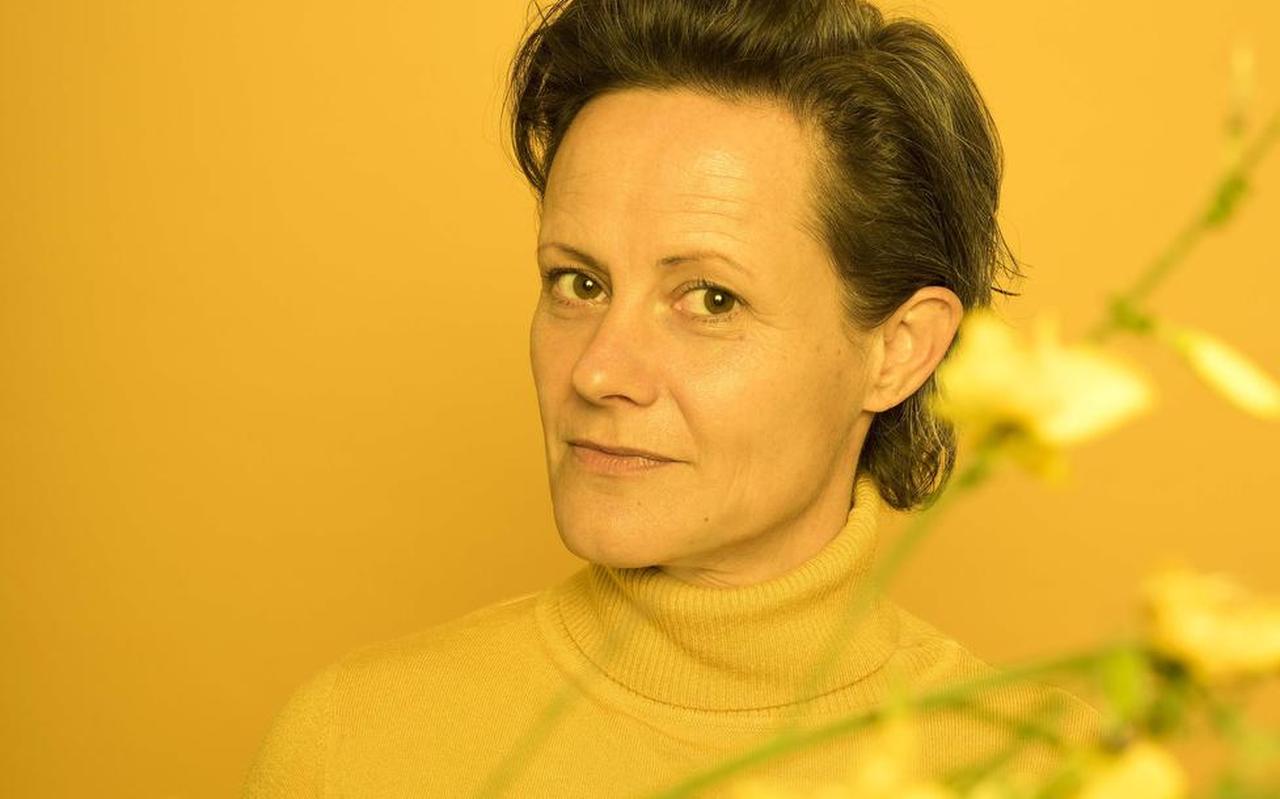 Lara Rense: ,,In mijn privéleven gaat het er soms stukken minder beschaafd aan toe.'' Lara Rense: ,,In mijn privéleven gaat het er soms stukken minder beschaafd aan toe.''
