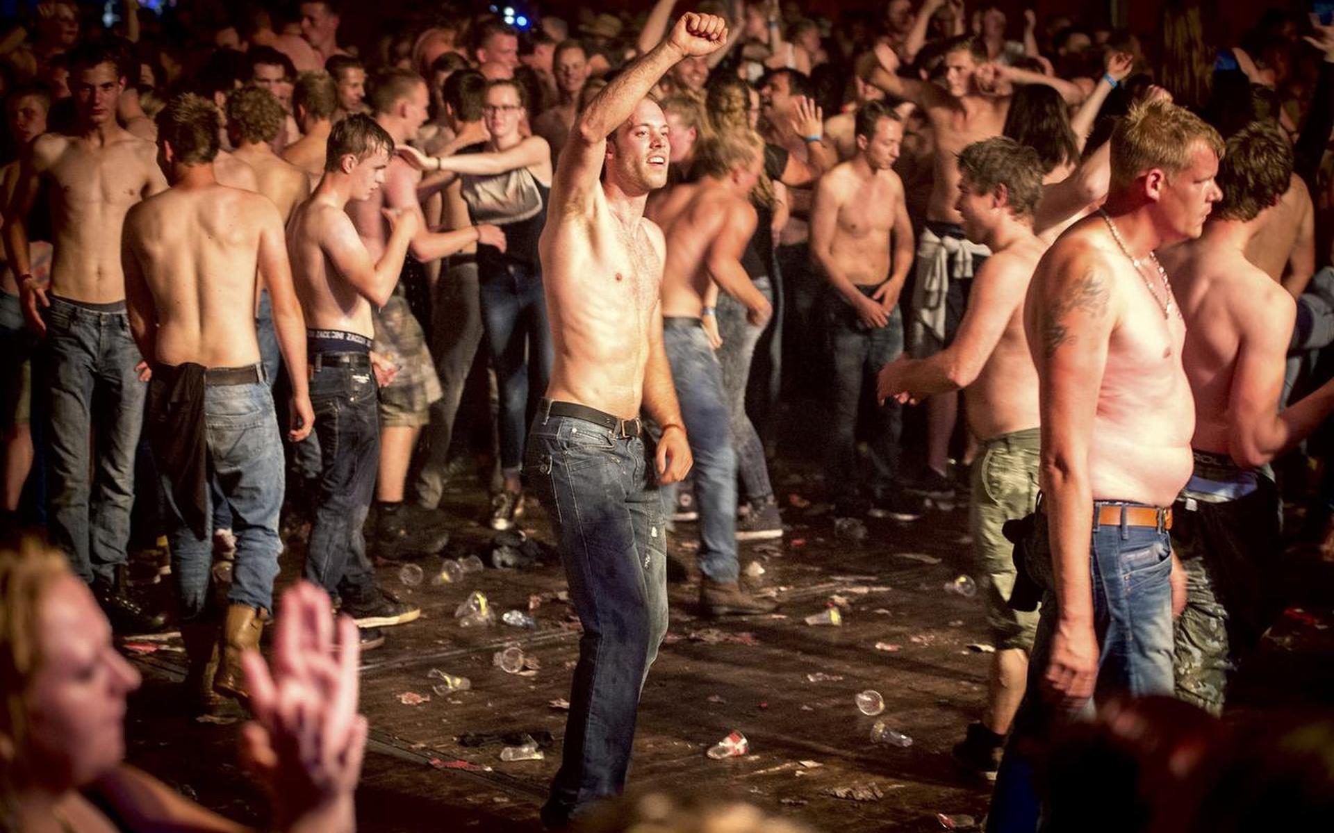 Geen fysiek festival, wel online Veenhoop om 19.00 uur op lc.nl met Bountyhunters en Hûnekop - Leeuw
