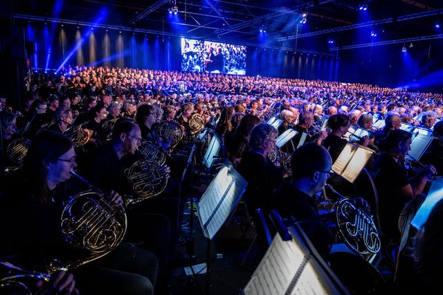 Megaconcert LÛD in Leeuwarden met 1100 zangers, 1100 muzikanten en 5000 toeschouwers: ‘Dit is magie!