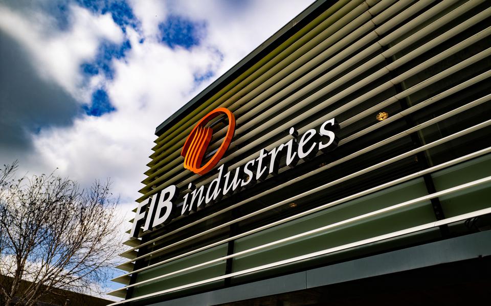 De gevel van FIB Industries in Leeuwarden.