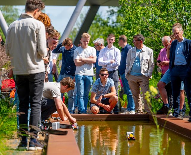 Drijft in de vijver van NHL Stenden nu al het binnenvaartschip van de toekomst?