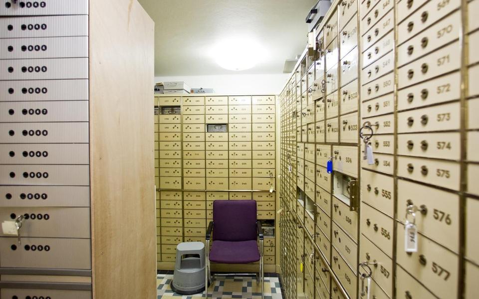 Van wie zijn de spullen in de oude Friesland Bankkluisjes? Leeuwarder Courant