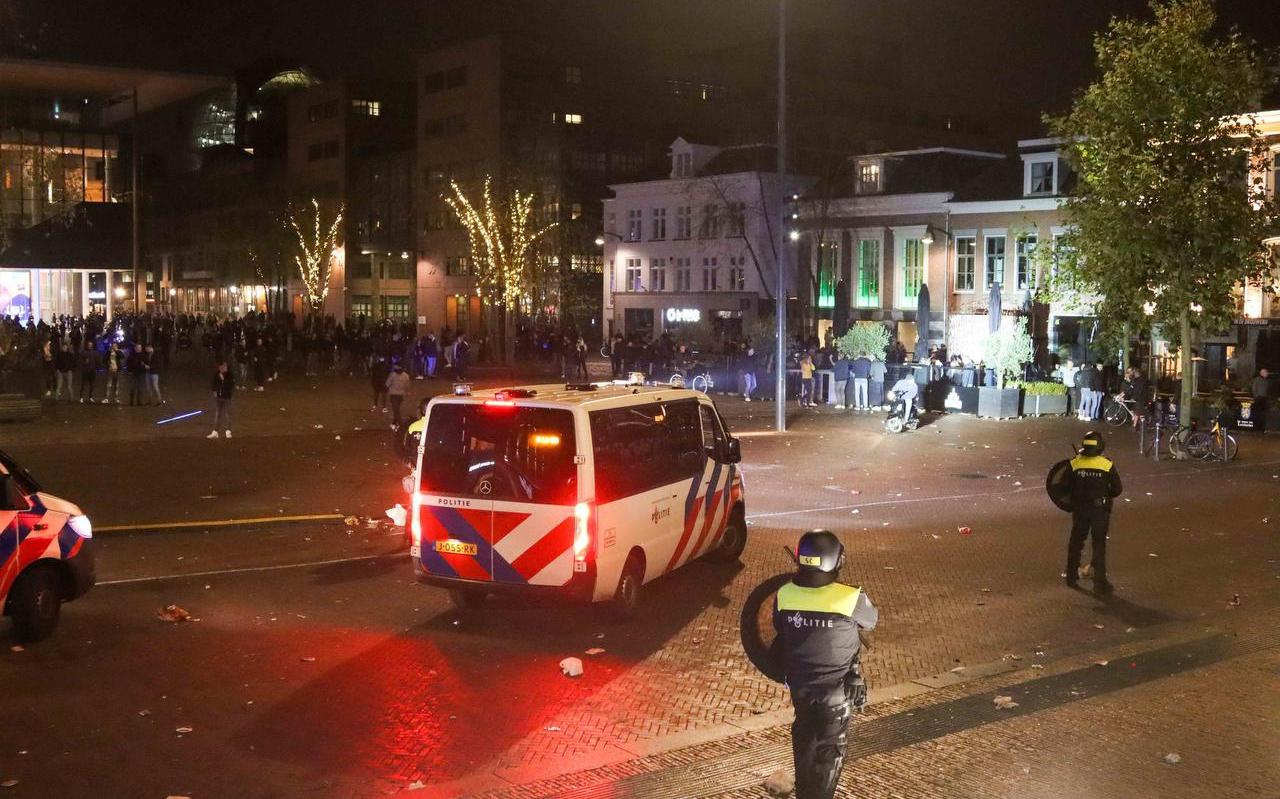 De Mobiele Eenheid greep zaterdagavond in om de rust op het Zaailand en in de omliggende straten te herstellen. De Mobiele Eenheid greep zaterdagavond in om de rust op het Zaailand en in de omliggende straten te herstellen.