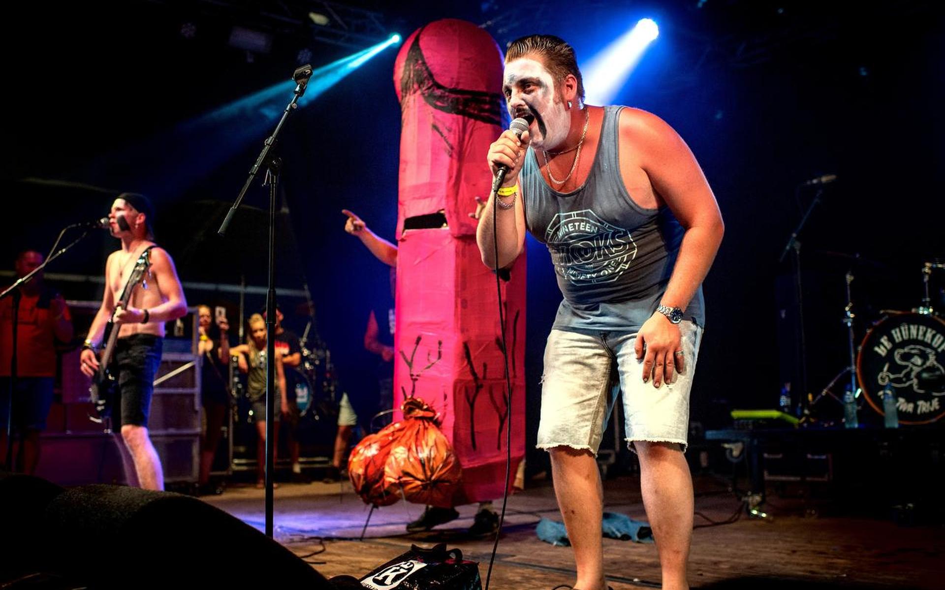 Wat brengt de Veenhoop-festivalganger zo vroeg al naar het terrein?