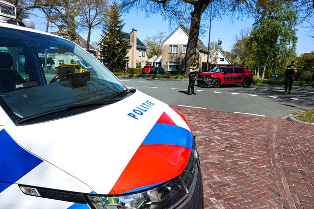LIVE | Motorrijder gewond bij botsing met auto in Heerenveen & ponton met brug van 26 meter vaart we